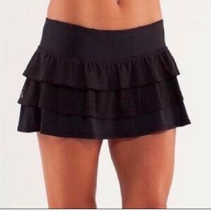 Lululemon nothing to hide Ruffled mini skirt size 6